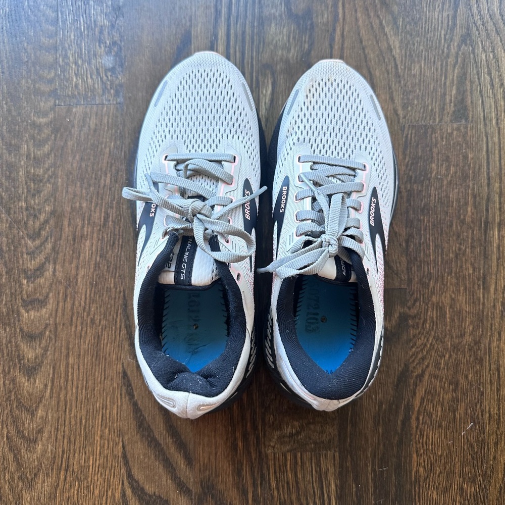 Brooks Gray Running Shoes Women’s size 7